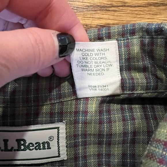 VTG LL Bean Long Sleeve Button Down Shirt Mens L Green Plaid Made in USA Outdoor - Picture 8 of 8
